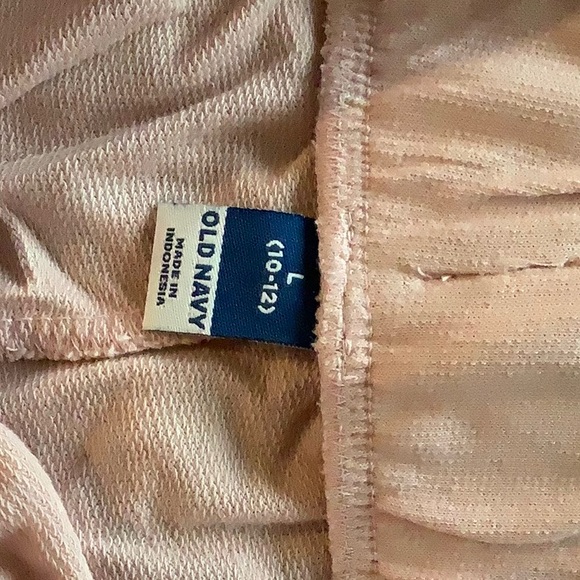 COPY - Old Navy brand new, never worn, shorts with pockets, size10/12 - Picture 2 of 3